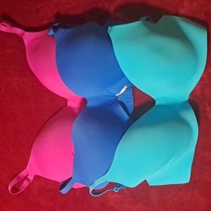 Victoria's Secret Wireless TShirt Bras Bundle (3pack)